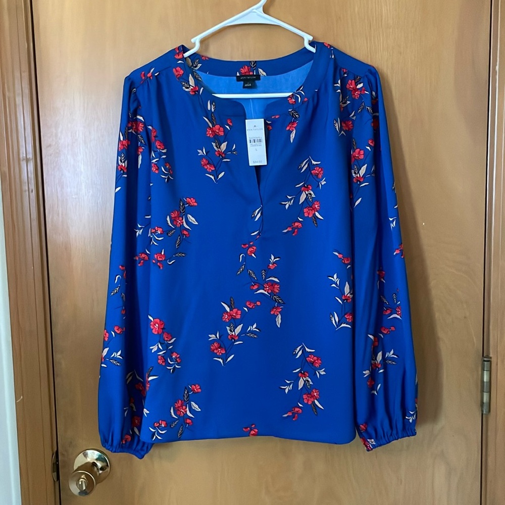 Ann Taylor floral print long sleeve blouse